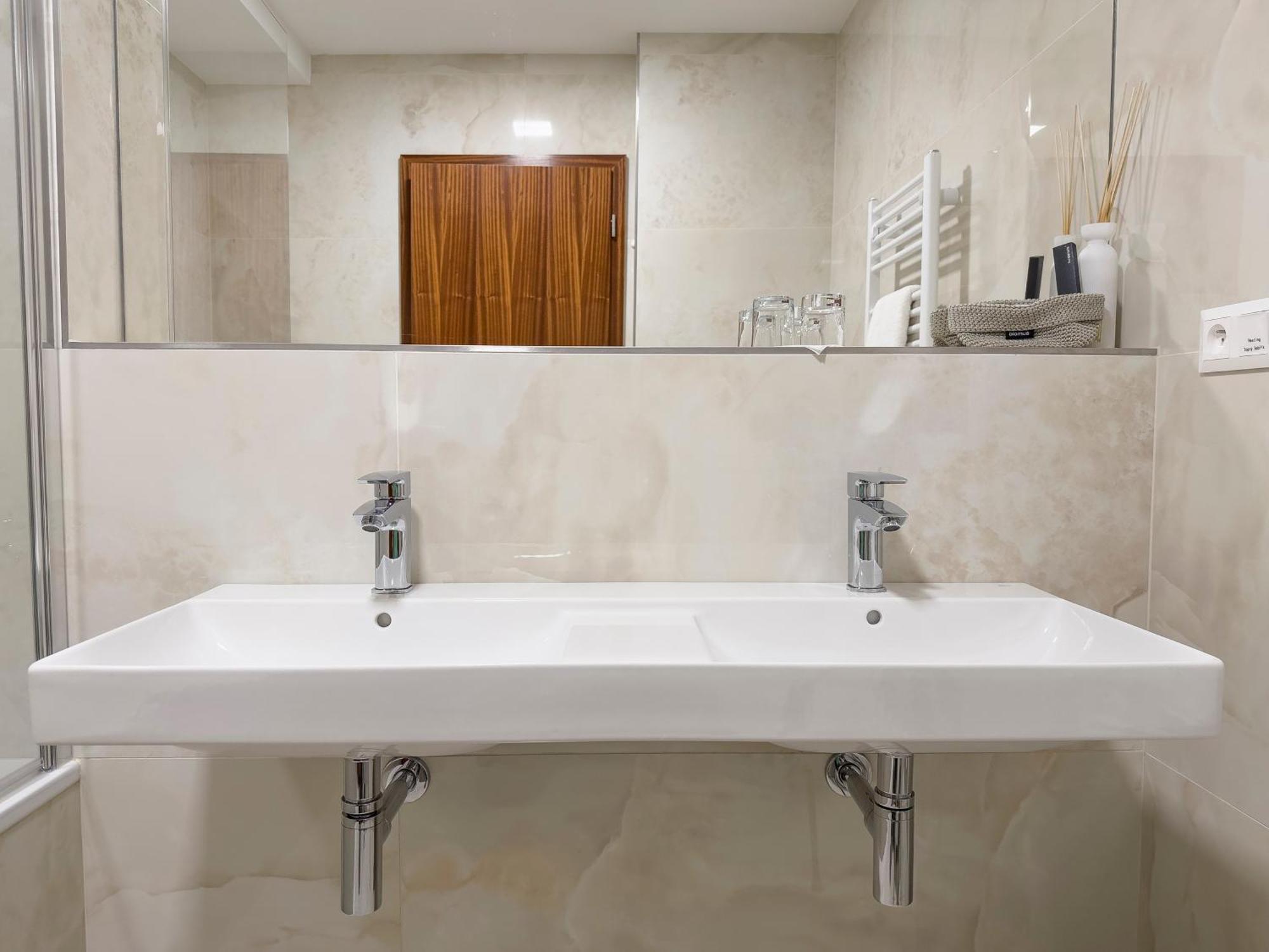 קרנוב Hotel Cvilin מראה חיצוני תמונה