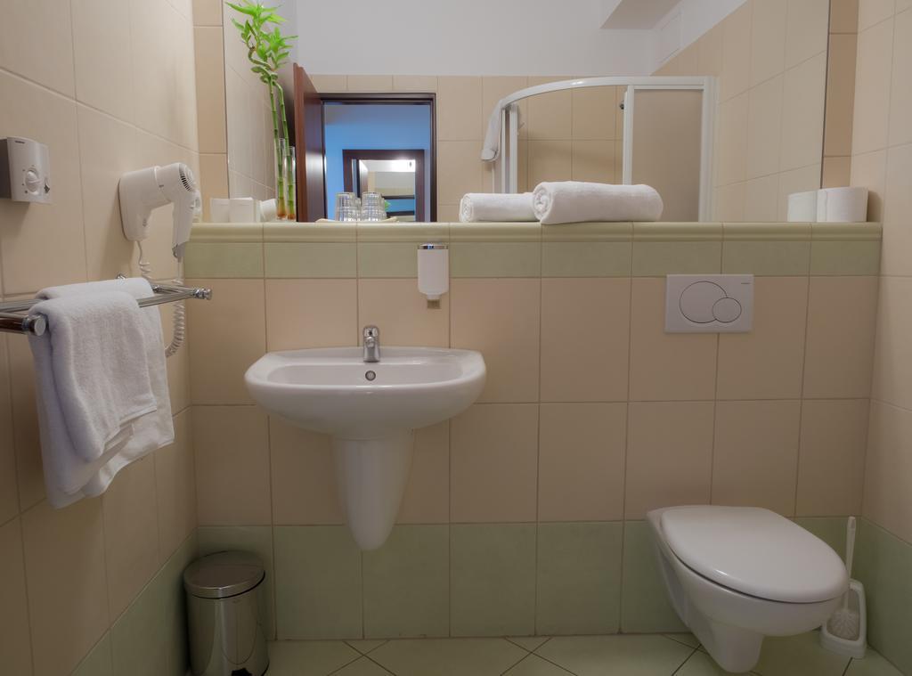 קרנוב Hotel Cvilin מראה חיצוני תמונה